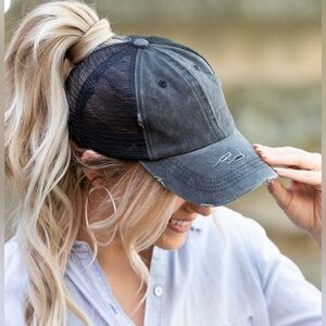 NWT Aili’s Corner Navy Mesh Trucker Ponytail Hat / Ballcap